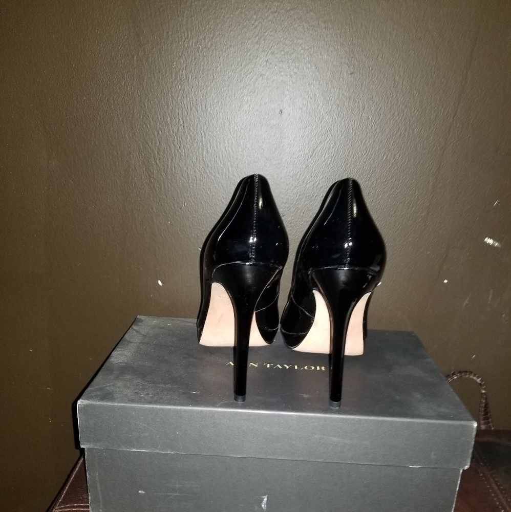 Heels - Picture 2 of 4